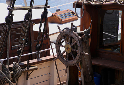 brown ship's wheel thumbnail