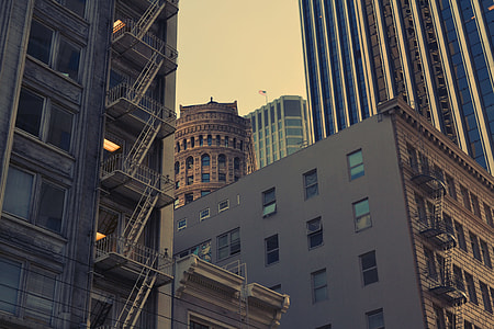 worms eye photography of white high rise building thumbnail