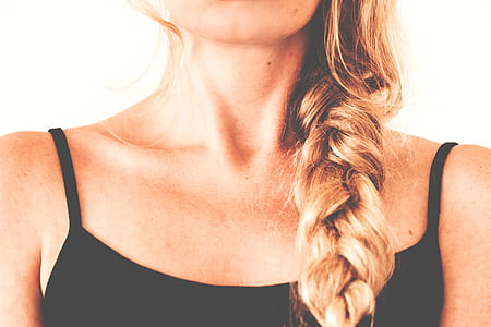 person showing brown hair thumbnail
