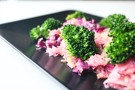 Broccoli with red cabbage thumbnail