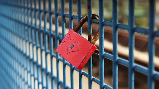 red metal padlock thumbnail