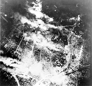 Firebombing of Tokyo during World War II thumbnail