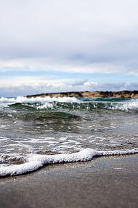waves on seashore thumbnail