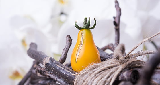 close up photo of yellow pear fruit thumbnail