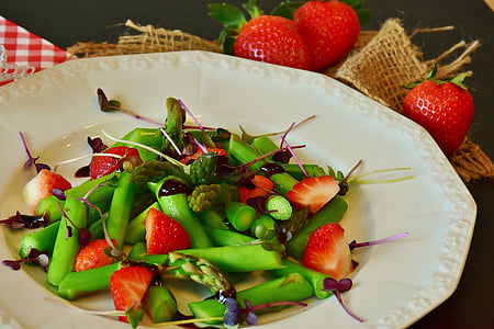 sliced green beans and strawberry thumbnail