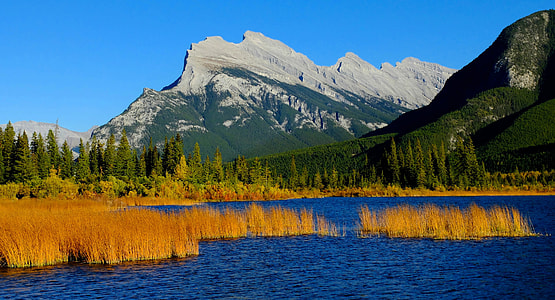 Vermillion Lakes landscape in Banff National Park, Alberta, Canada thumbnail