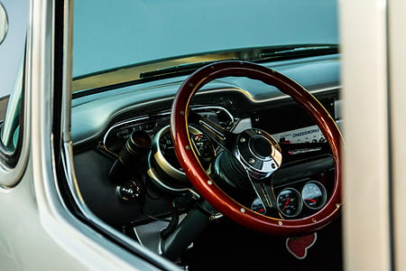 shallow focus of steering wheel thumbnail