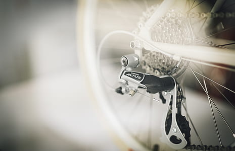 white bicycle with bike chain thumbnail