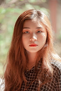 Close-UP Photography of a Woman thumbnail