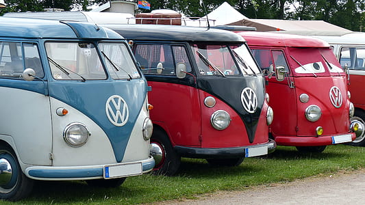 parked Volkswagen T1 vans thumbnail