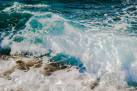 sea waves during day time thumbnail