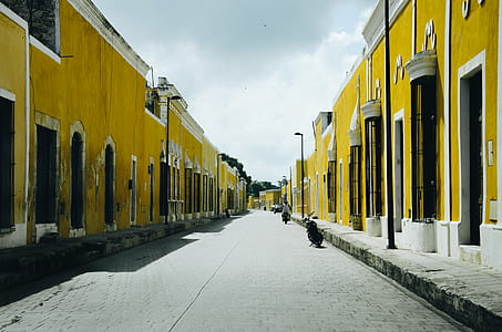 yellow concrete building thumbnail