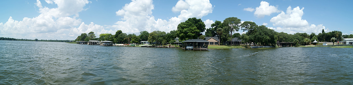 Dora Canal Entrance landscape in Tavares, Florida thumbnail