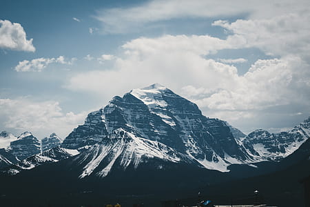 mountain covered with snow thumbnail