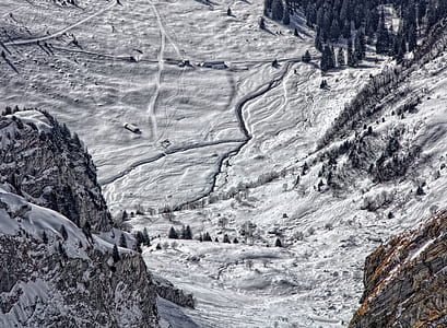 snow covered mountain thumbnail