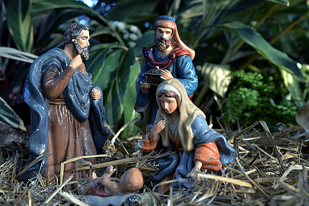 shallow focus photography of nativity scene diorama thumbnail