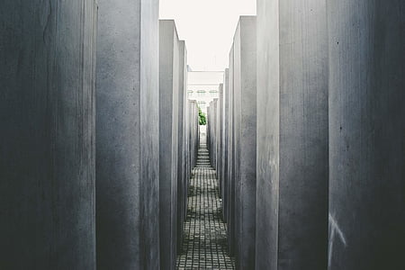 empty alley thumbnail