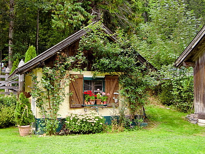 brown and gray house thumbnail
