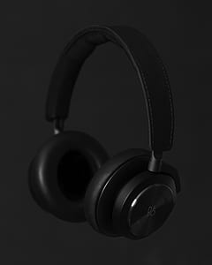 black wireless headphones thumbnail