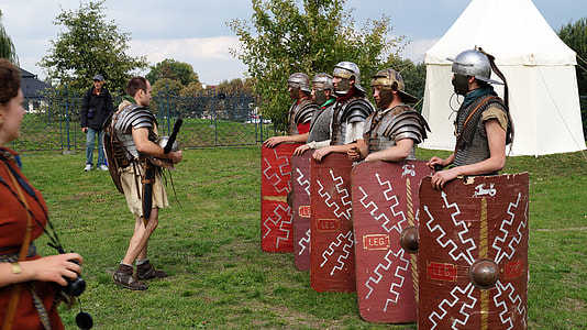 People Dress up as medieval knights and shields thumbnail