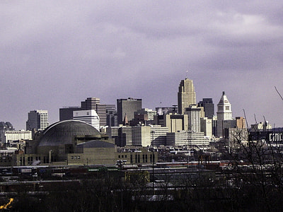 Cincinnati and Union Terminal and skyline in Ohio thumbnail