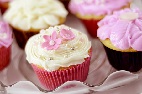vanilla cupcakes thumbnail