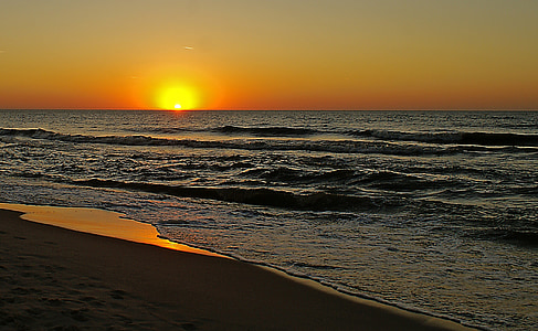 seashore and golden sun thumbnail