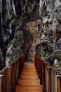 Predjama castle at the cave mouth in Postojna, Slovenia thumbnail