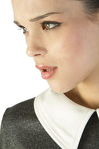 woman wearing gray top thumbnail