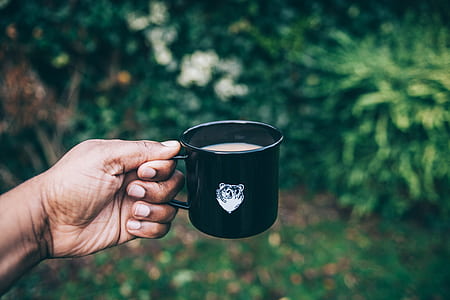shallow focus photography of black ceramic mug thumbnail