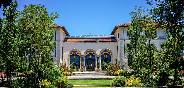 white and brown concrete house during daytime thumbnail