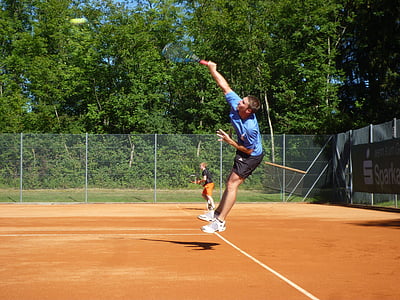 man playing tennis sports thumbnail