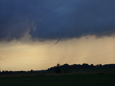 tornado forming thumbnail