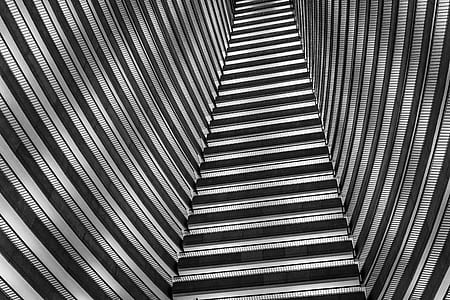 black and white building illsutration thumbnail