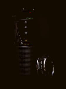 close-up photo of DSLR camera lens thumbnail