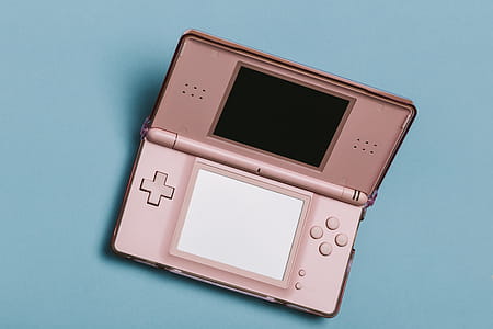 Gold Nintendo Ds thumbnail