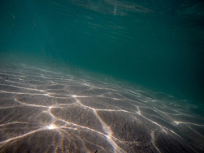 underwater photograph thumbnail