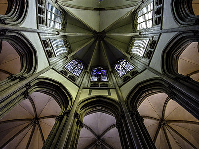 Choir lantern of Utrecht Cathedral, Netherlands thumbnail