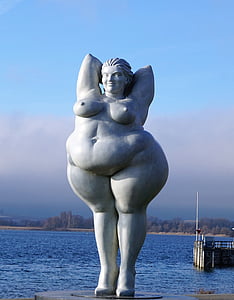 naked woman statue thumbnail