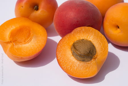 round red fruits thumbnail