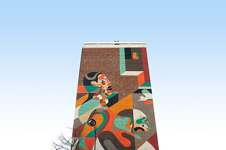 photo of mural near lamppost thumbnail