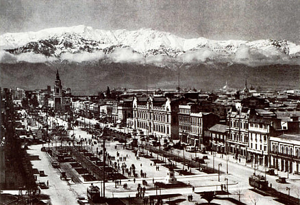 Alameda view of Santiago, Chile in 1930 thumbnail