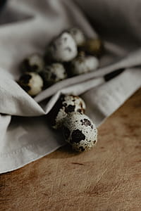 Quail eggs thumbnail