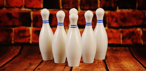 white bowling pins thumbnail