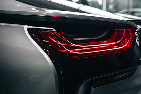 Silver BMW i8 thumbnail
