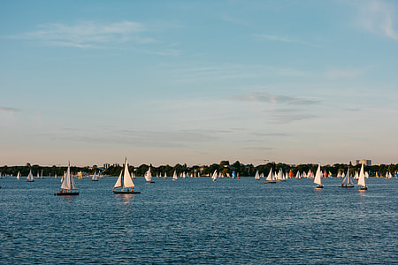 Sailing boats on Alster, Hamburg thumbnail