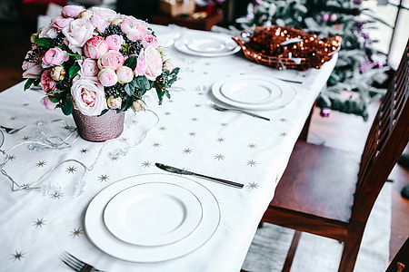 Christmas table decorations thumbnail