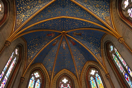 blue and gold cathedral ceiling thumbnail