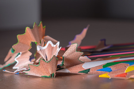 assorted-color coloring pens thumbnail