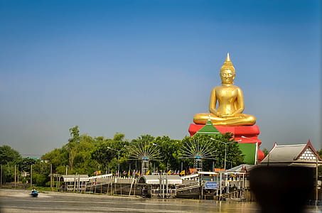 Buddha Statue Near the Beach thumbnail